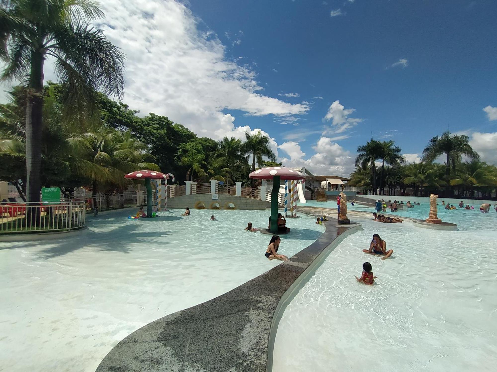 Lacqua Diroma, Mais Parque Acquatico Com Piscina De Ondas Caldas Novas Exteriör bild