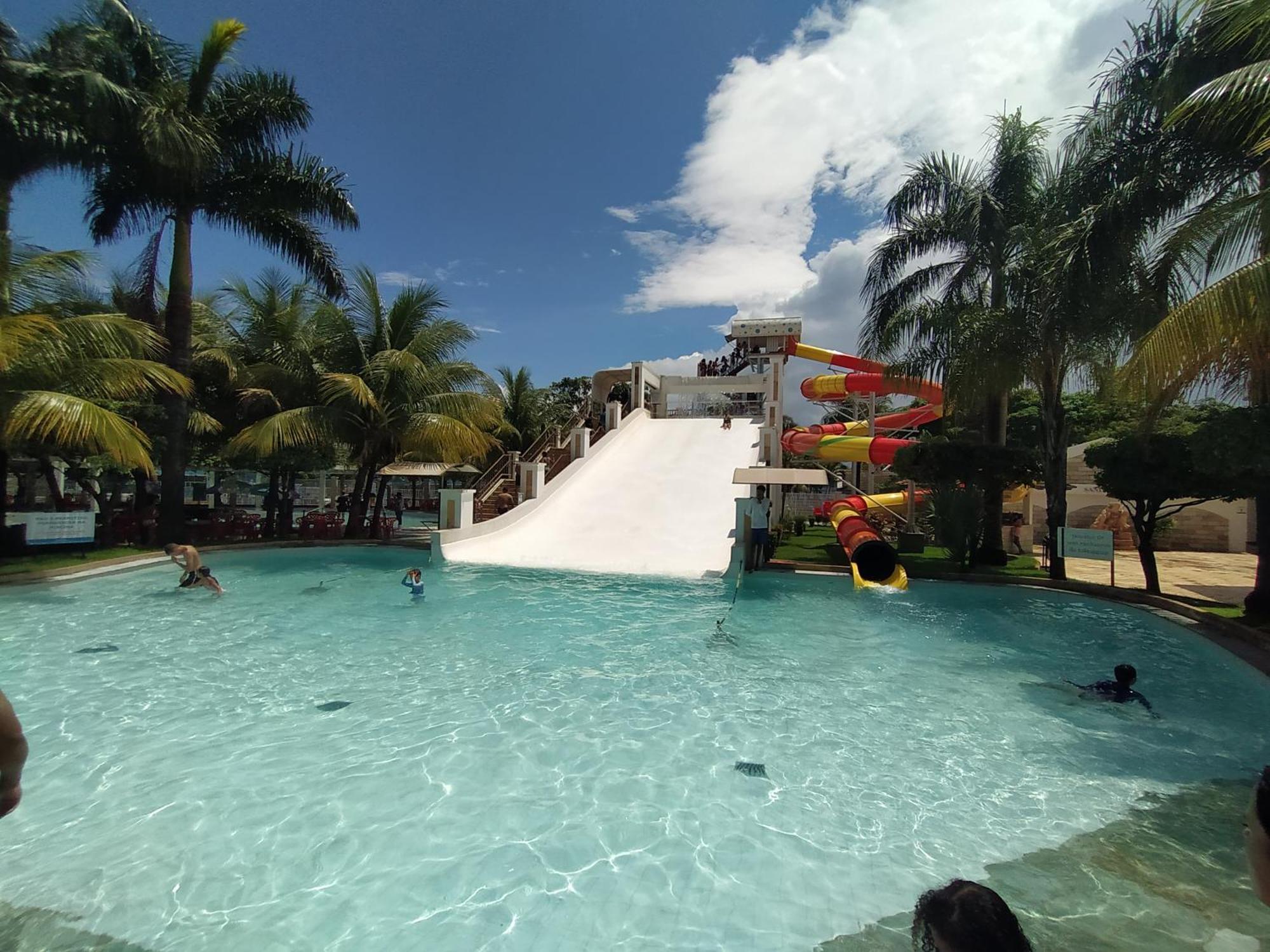 Lacqua Diroma, Mais Parque Acquatico Com Piscina De Ondas Caldas Novas Exteriör bild